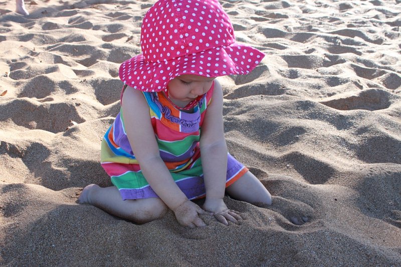IMG_3990.jpg - She loved the feeling of the sand